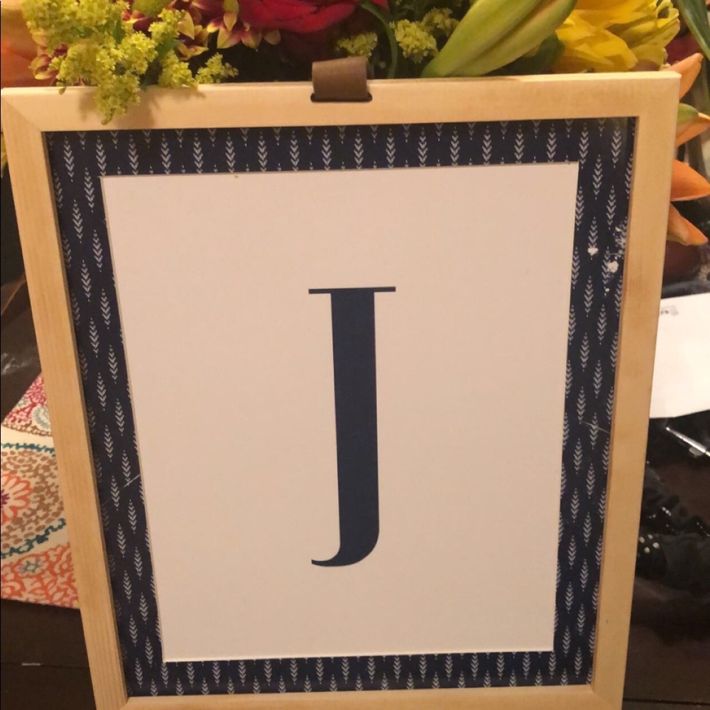 J sign